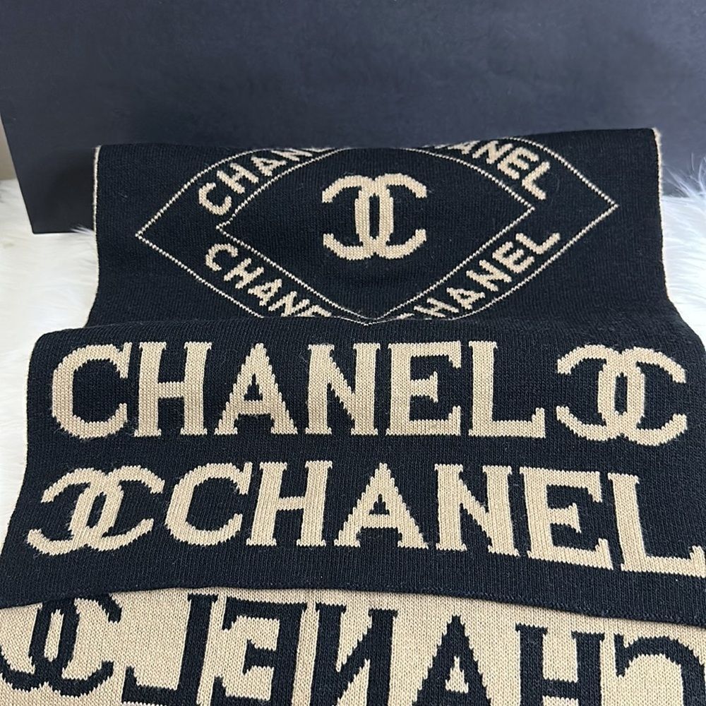 💯Authentic Chanel Scarf 🍀 - Picture 6 of 9